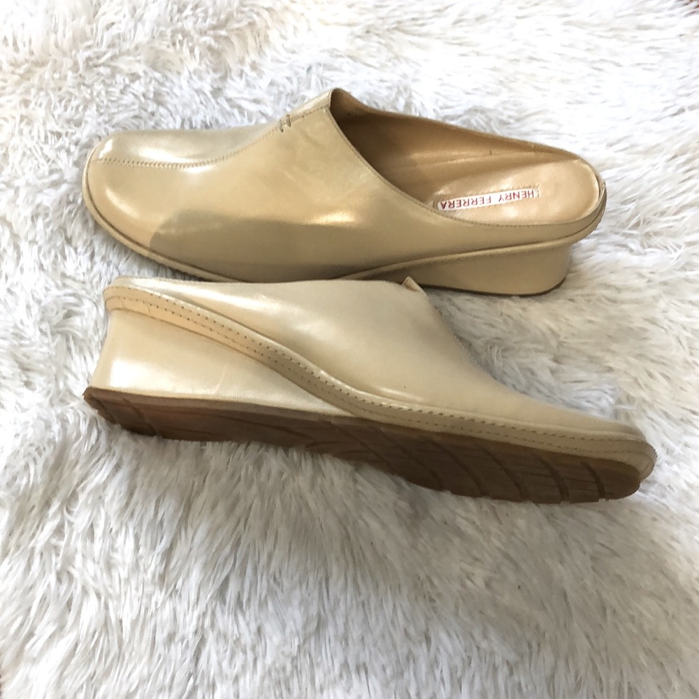 Henry Ferrera Cream Mules with Rounded Toe and Low Heel